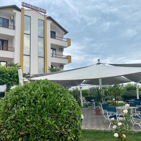 Hotel President Голем Екстериор снимка